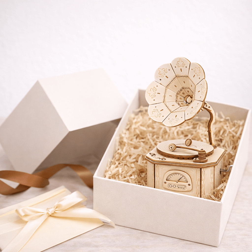 DIY Hand-Crank Wooden Gramophone Music Box